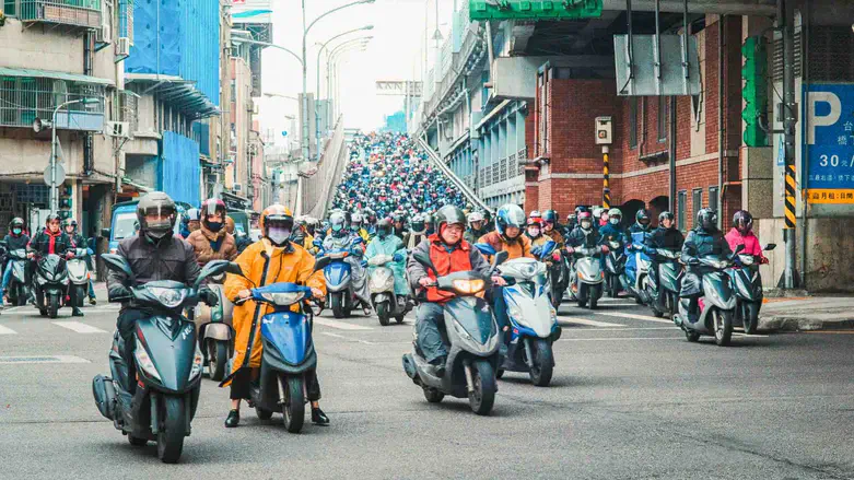 Why More Commuters Are Choosing A Moped