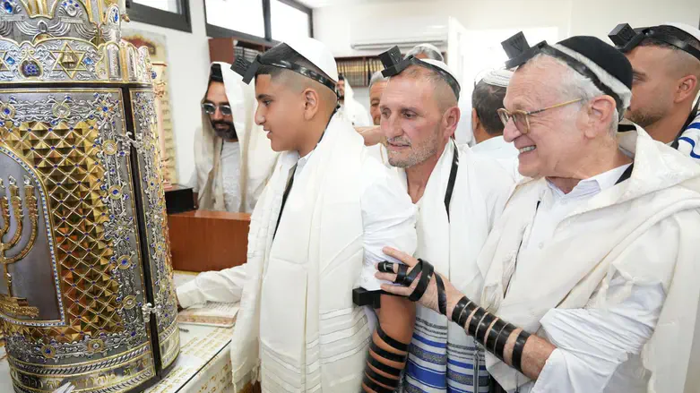 אליאב עבדוש עולה לתורה