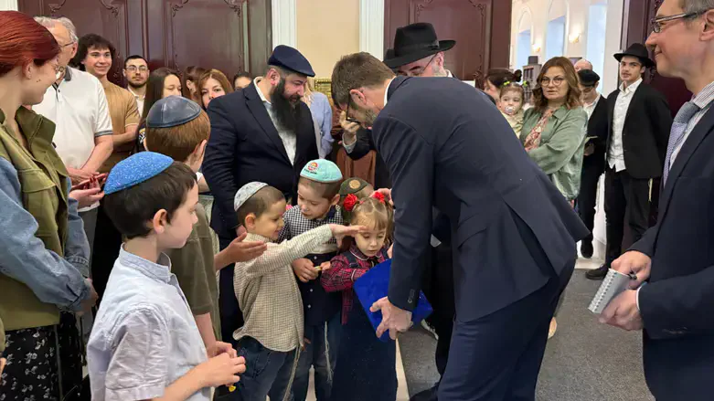 אחד הביקורים