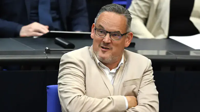 Martin Reichardt in the plenary chamber of the Bundestag.
