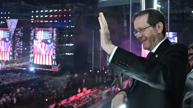 Herzog at opening ceremony of Maccabiah Games
