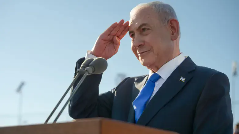 נתניהו מצדיע לטייסים
