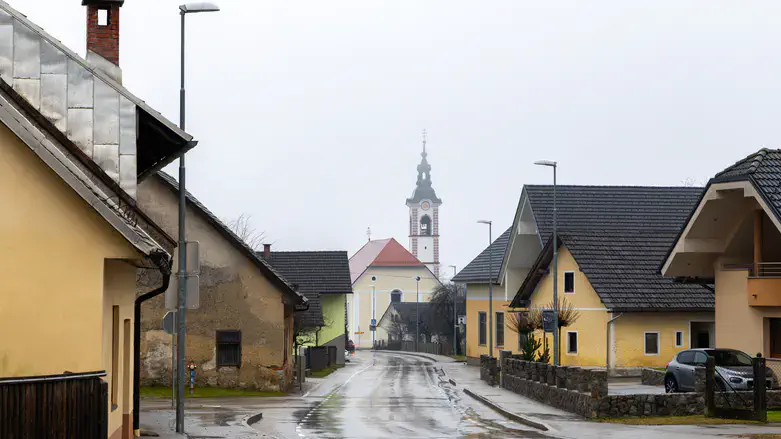 Living Between Israel and Europe