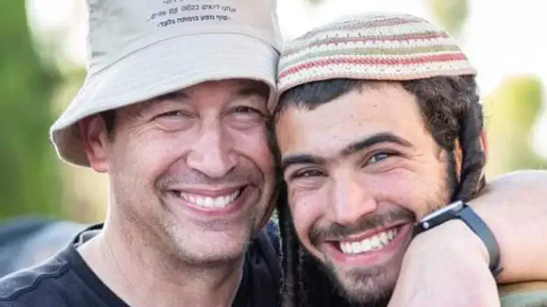 יעקב ניצן עם בנו גלעד ז"ל