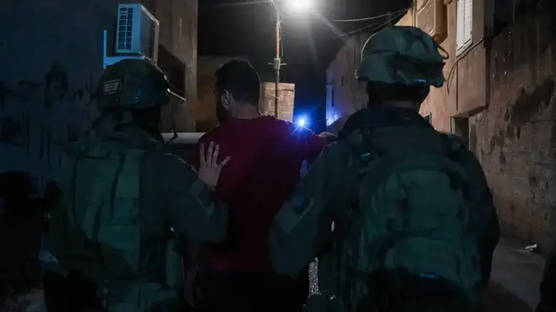 Arresting suspects in Judea and Samaria
