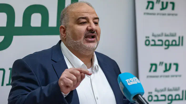 מנסור עבאס