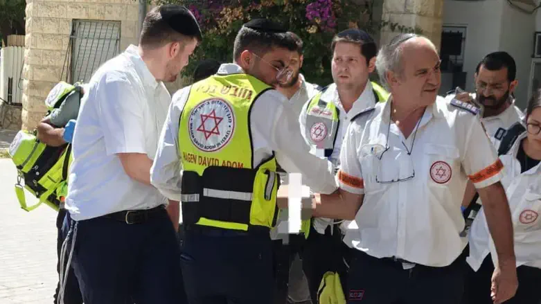 פינוי הילדה לבית החולים
