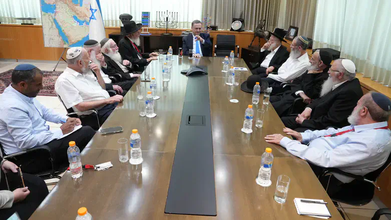 מפגש הרבנים עם השר כ"ץ