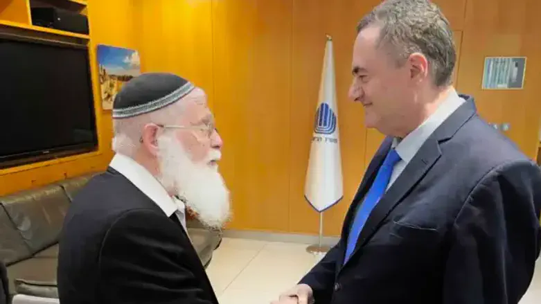 הרב לבנון עם השר כ"ץ