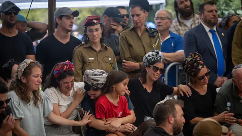 הלוויתו של הראל בירנשטוק