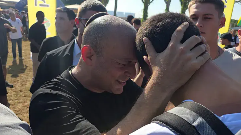 בנט מברך את מתגייסי גולני