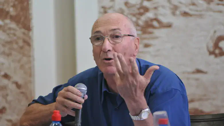 לבנות בים. פרופ' ארנון סופר