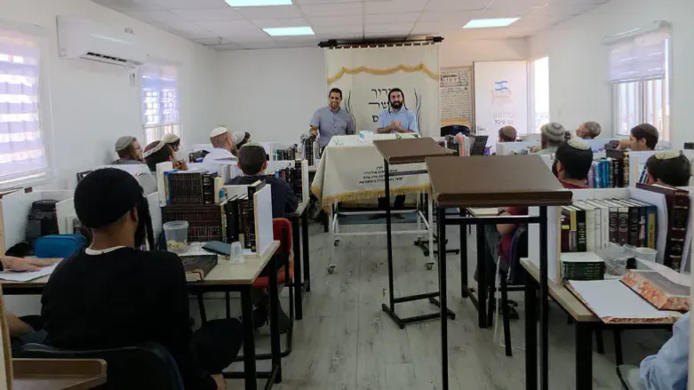 זמן אלול בישיבה החדשה בהר עיבל