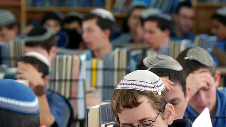 תלמידי ישיבה דתיים
