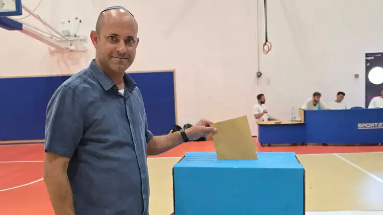 Eliram Azulay at the primaries
