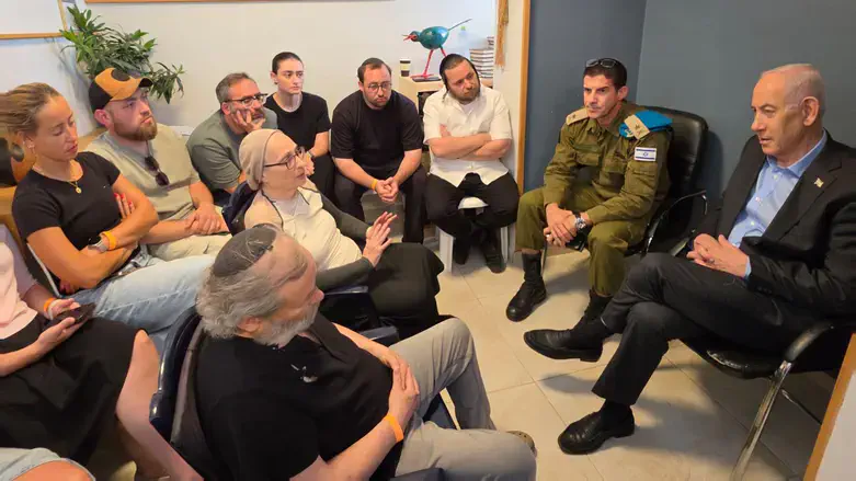 Netanyahu with Yehuda Katz's family