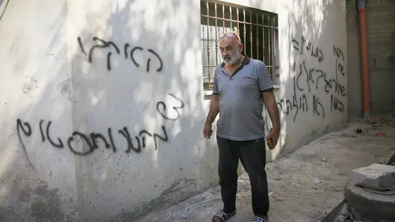 גרפיטי מאיים נגד רועי שרון