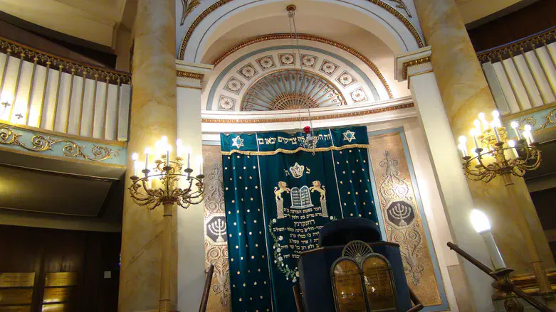 בית הכנסת העתיק בוינה