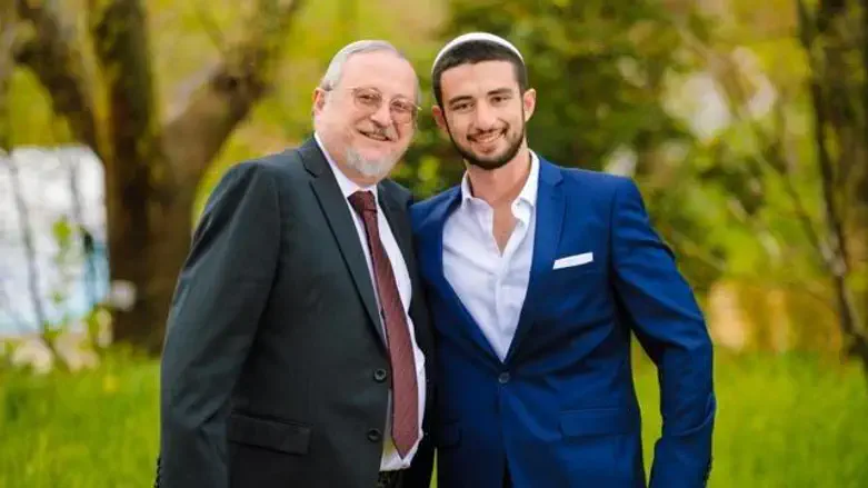 יהושע שני עם בנו אורי