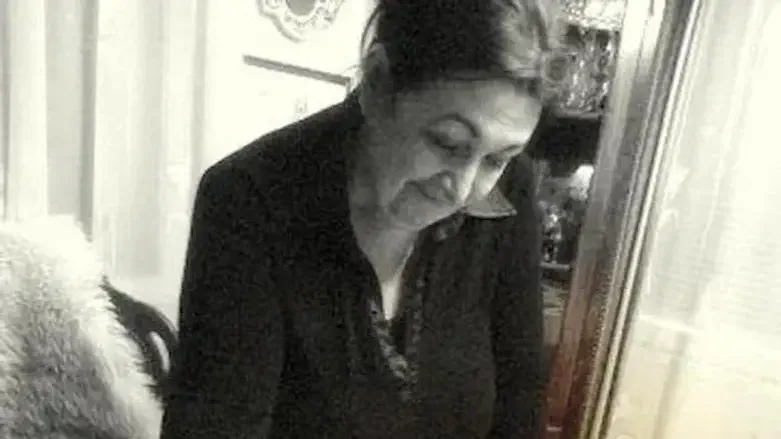 Inna Rogatchi at work