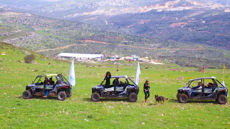 מטיילים בשומרון