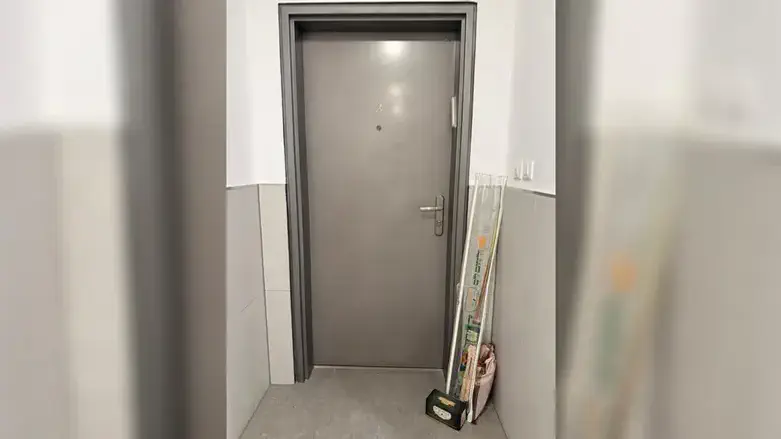 ארבעת המינים על מפתן דלת של חיילים בודדים