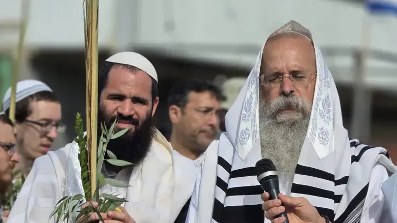 הרב יאיר רמר והרב יעקב ידידיה לוי
