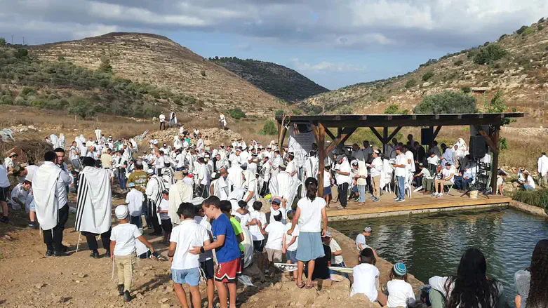 התפילה במעיין