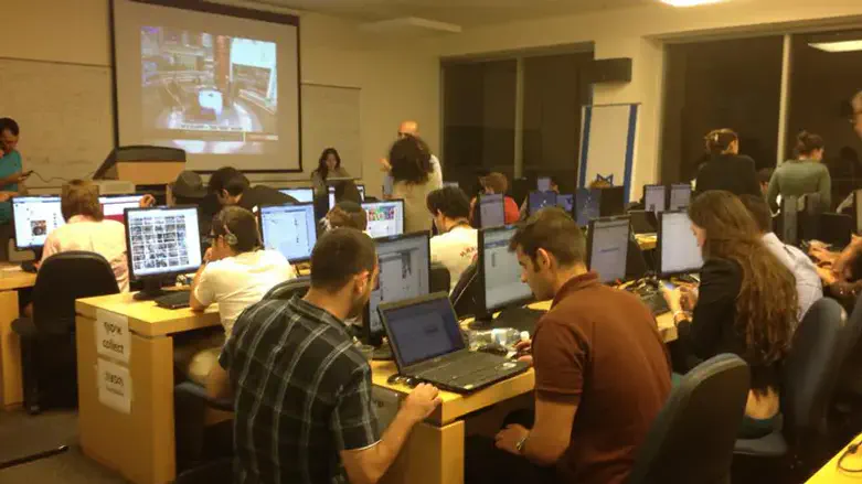 Volunteers at IDC's 'Hasbara Room'