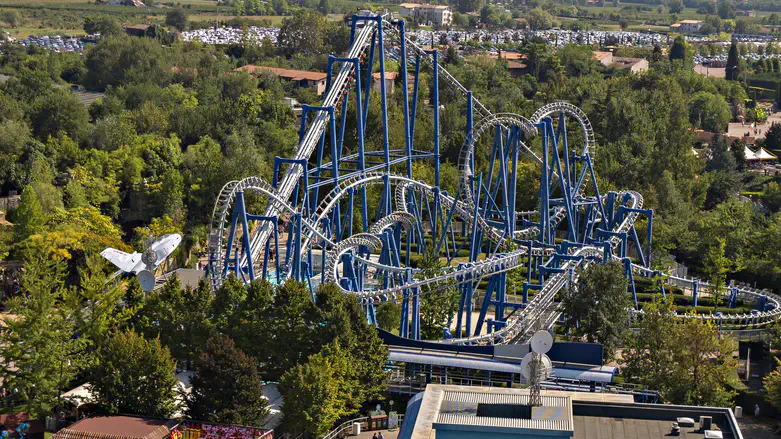 Roller coaster (illustration)