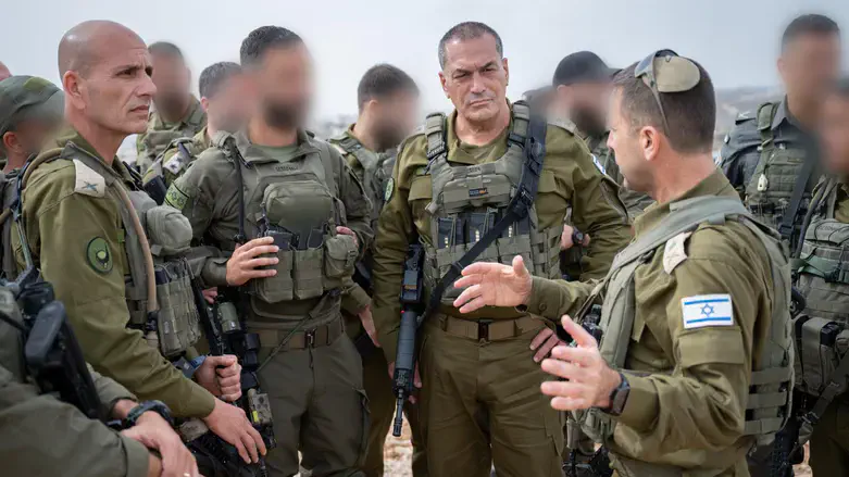הרמטכ"ל בביקור בפיקוד מרכז