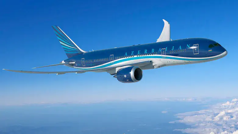 Самолет AZAL