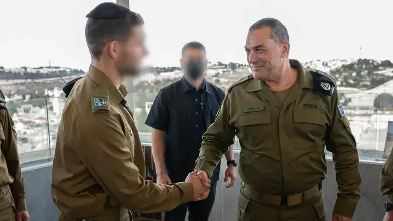Chief of Staff, Eyal Zamir, with an officer