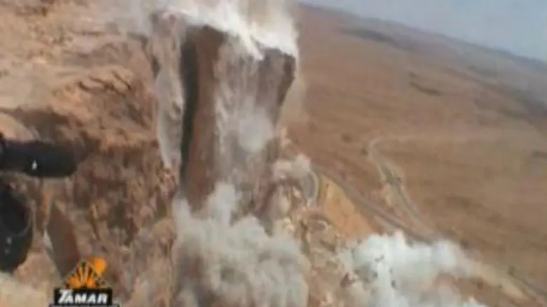 Горы (иллюстрация)