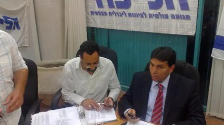 MK Danon Contacts Likud Members
