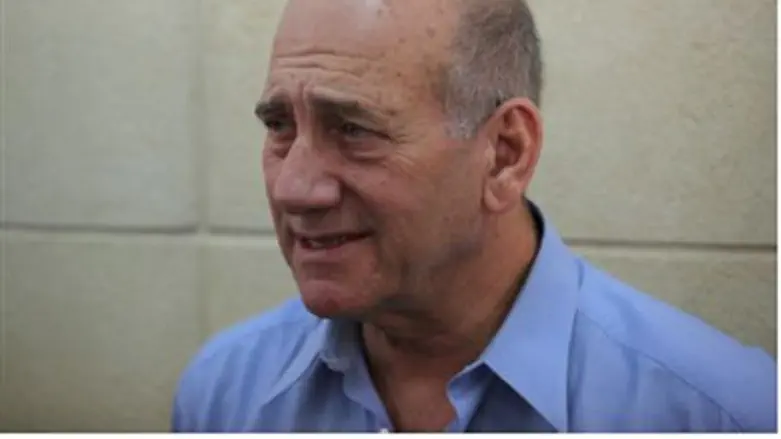 Ehud Olmert in court (file)