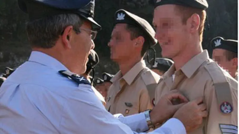 Maj-Gen Nechushtan and 669 soldiers