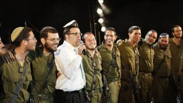 Shweky with IDF Soldiers