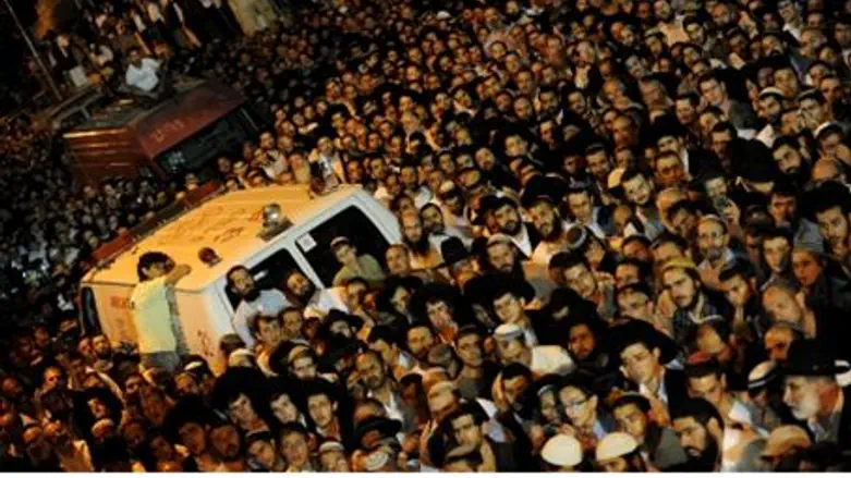 Funeral for Rabbi Mordechai Eliyahu