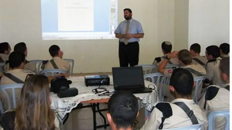 Teaching Jewish heritage to IDF commandos