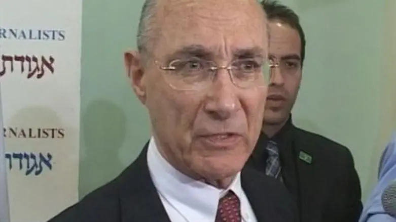 Uzi Landau