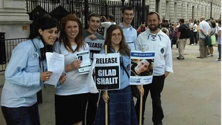 Bnei Akiva activists with their British emiss