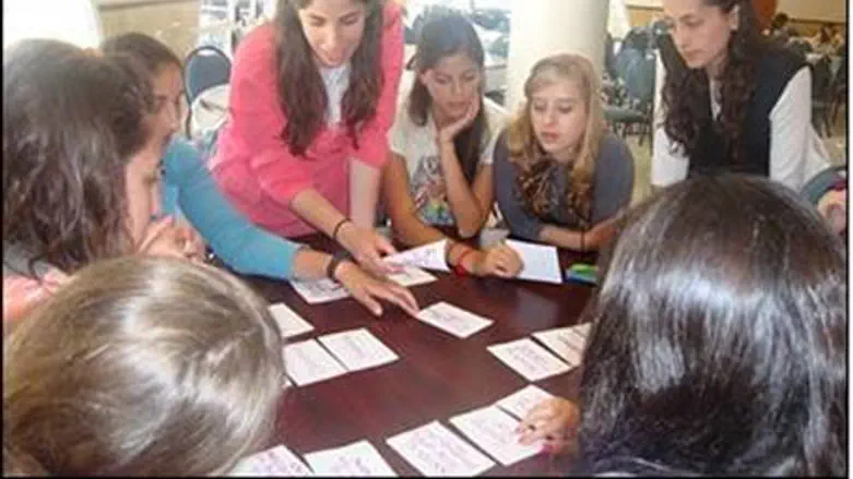 NCSY female ambassadors learning Torah