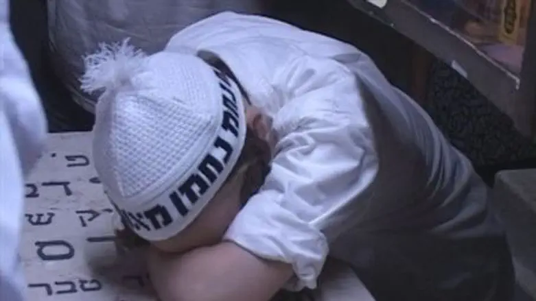 Breslev Hassidim at Jerusalem Tomb