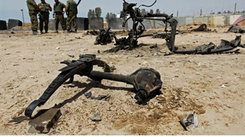 Aftermath of mortar attack (archive)