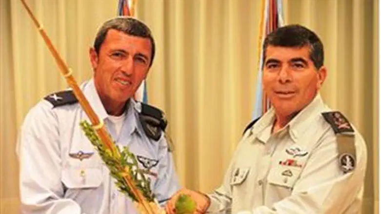 Ashkenazi gets his set of Four Species