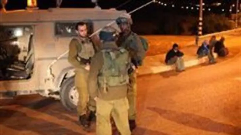 Soldiers on alert (archive)