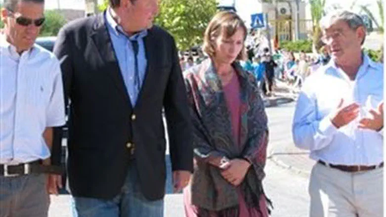 Schweitzer (l) and Har'el (r)