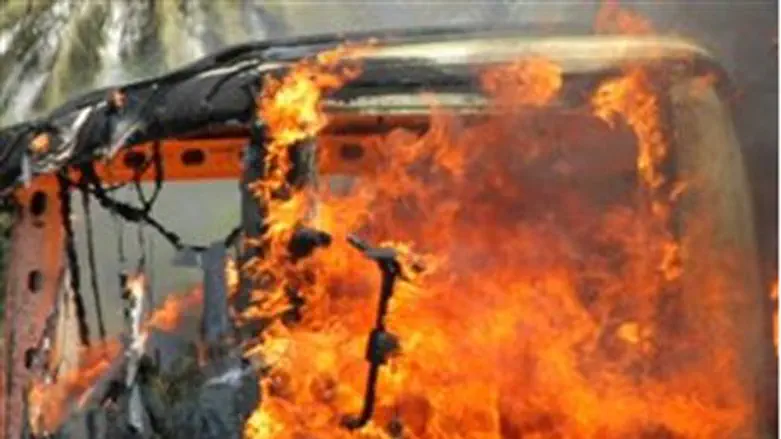 Burning bus (file)