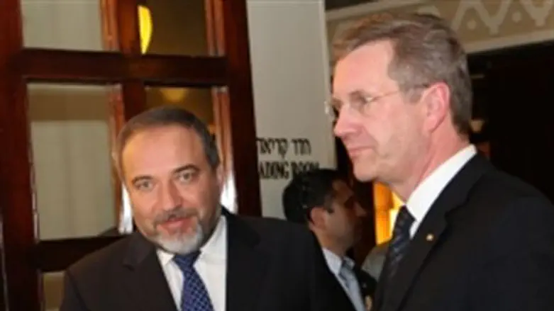 German President Wulff welcomed by President